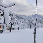 Douillet Avec Vue Sur Les Montagnes Fouchy