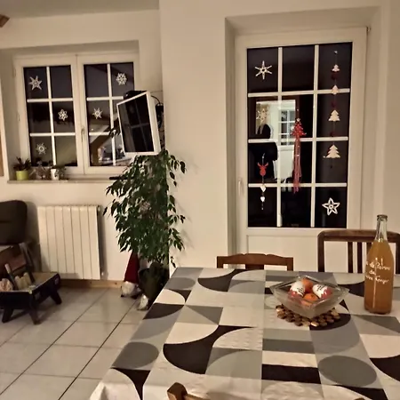 Douillet Avec Vue Sur Les Montagnes Fouchy